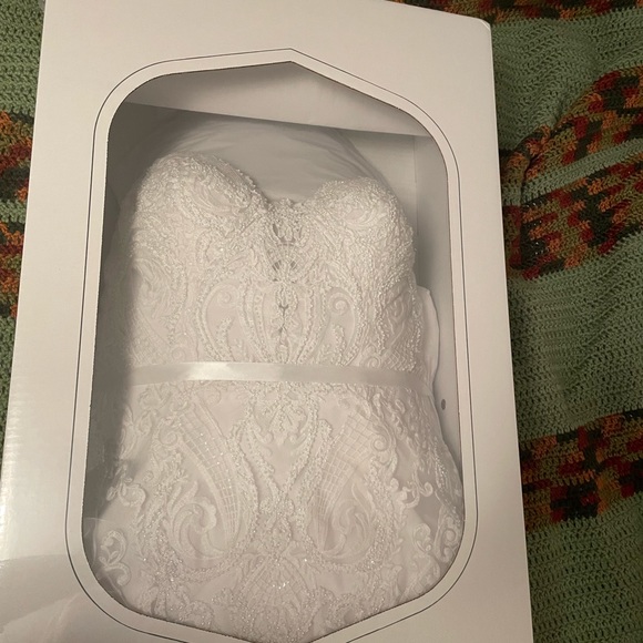 Maggie Sottero Wedding Gown - Fit and Flare, Strapless, and Sweetheart Neckline - Picture 3 of 7